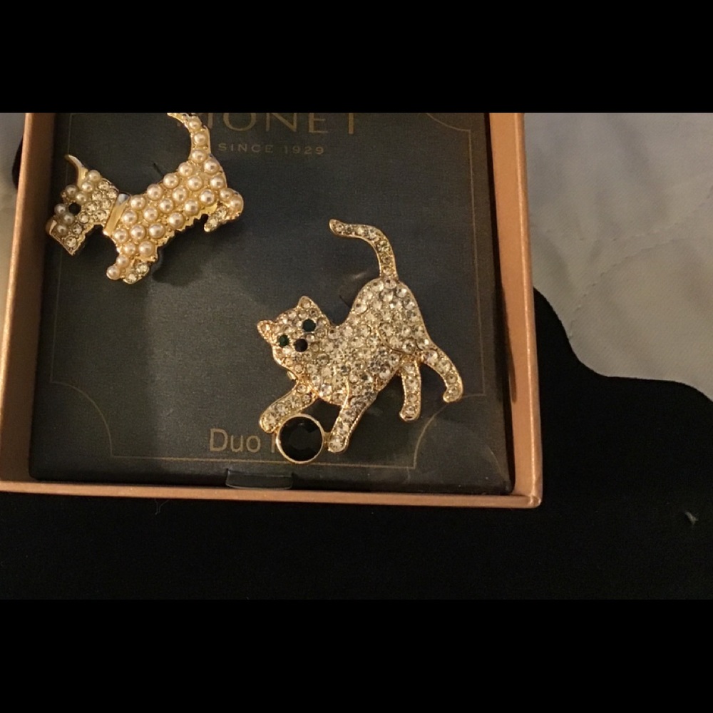 Monet Scottie dog and cat brooch set